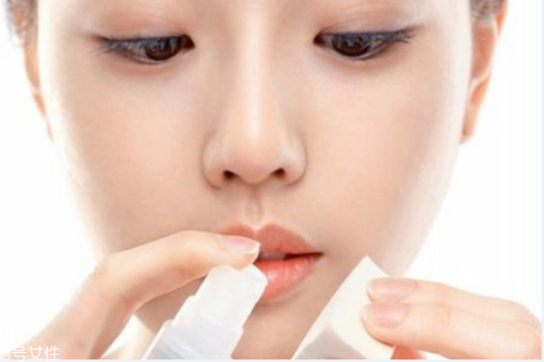 跑步前洗臉還是跑步后 跑步前的準(zhǔn)備工作 跑步前洗臉還是跑步后 跑步前的準(zhǔn)備工作