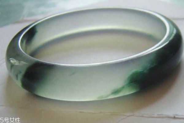 冰種翡翠是什么意思 翡翠中的一種 冰種翡翠是什么意思 翡翠中的一種