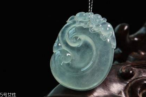 冰種翡翠有收藏價(jià)值嗎 看具體品質(zhì) 冰種翡翠有收藏價(jià)值嗎 看具體品質(zhì)