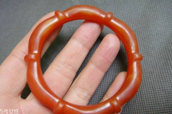 瑪瑙手鐲的功效與作用 對身體好處多 瑪瑙手鐲的功效與作用 對身體好處多