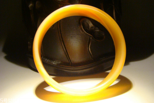 瑪瑙手鐲能送人嗎 要選對(duì)款式 瑪瑙手鐲能送人嗎 要選對(duì)款式