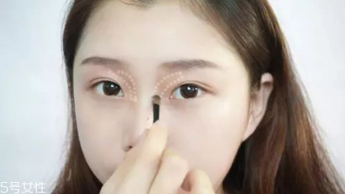 眼影可以用來修容嗎 眼影的用法大全 眼影可以用來修容嗎 眼影的用法大全