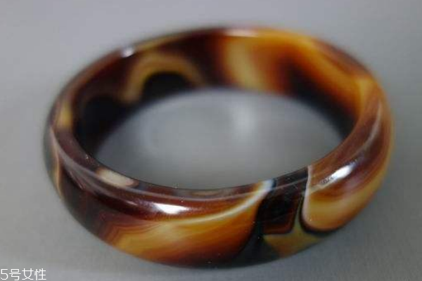 瑪瑙手鐲怎么保養(yǎng) 養(yǎng)護(hù)方法很關(guān)鍵 瑪瑙手鐲怎么保養(yǎng) 養(yǎng)護(hù)方法很關(guān)鍵