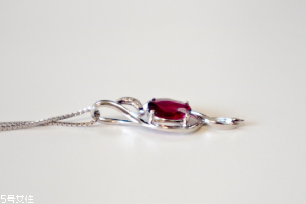 碧璽項鏈一般多少錢 色彩耀眼的寶石 碧璽項鏈一般多少錢 色彩耀眼的寶石