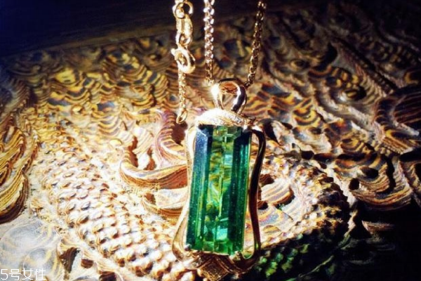 碧璽項鏈一般多少錢 色彩耀眼的寶石 碧璽項鏈一般多少錢 色彩耀眼的寶石