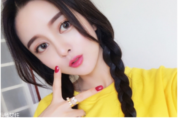 頭發(fā)怎么扎好看 簡單又特別的扎發(fā) 頭發(fā)怎么扎好看 簡單又特別的扎發(fā)