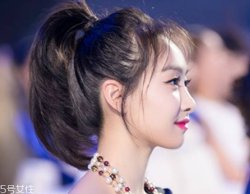 頭發(fā)怎么扎好看 簡單又特別的扎發(fā) 頭發(fā)怎么扎好看 簡單又特別的扎發(fā)