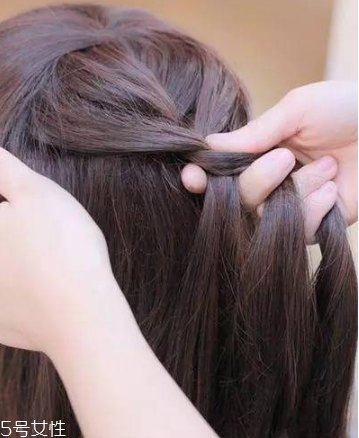 頭發(fā)怎么扎好看 簡單又特別的扎發(fā) 頭發(fā)怎么扎好看 簡單又特別的扎發(fā)