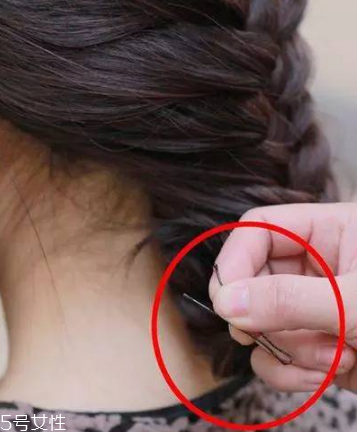 頭發(fā)怎么扎好看 簡單又特別的扎發(fā) 頭發(fā)怎么扎好看 簡單又特別的扎發(fā)