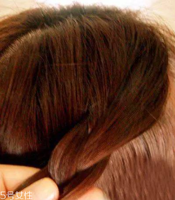 頭發(fā)怎么扎好看 簡單又特別的扎發(fā) 頭發(fā)怎么扎好看 簡單又特別的扎發(fā)