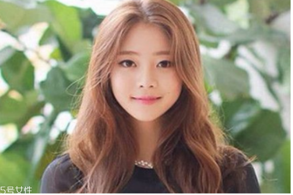 網(wǎng)紅八字劉海需要燙嗎 2022年流行什么劉海 網(wǎng)紅八字劉海需要燙嗎 2022年流行什么劉海