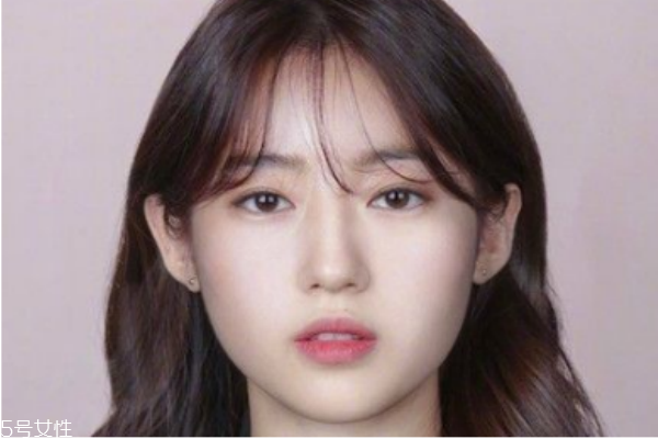 網(wǎng)紅八字劉海需要燙嗎 2022年流行什么劉海 網(wǎng)紅八字劉海需要燙嗎 2022年流行什么劉海