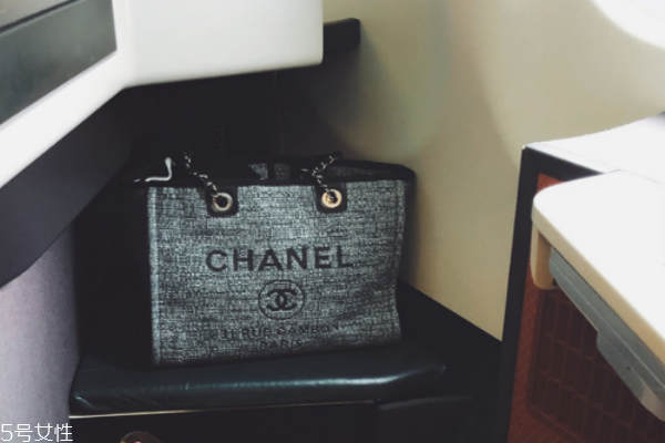 香奈兒沙灘包真假辨別 這幾點(diǎn)就能看出 香奈兒沙灘包真假辨別 這幾點(diǎn)就能看出