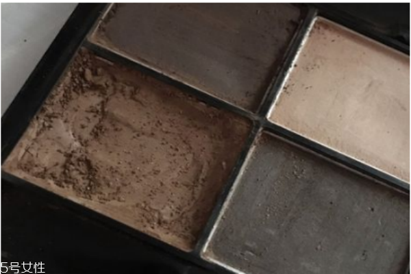 眼影碎了用爽膚水可以修復(fù)嗎 摔碎的眼影這樣修復(fù) 眼影碎了用爽膚水可以修復(fù)嗎 摔碎的眼影這樣修復(fù)