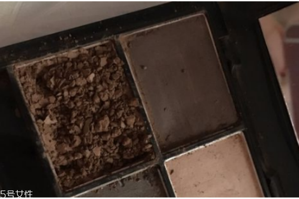 眼影碎了用爽膚水可以修復(fù)嗎 摔碎的眼影這樣修復(fù) 眼影碎了用爽膚水可以修復(fù)嗎 摔碎的眼影這樣修復(fù)