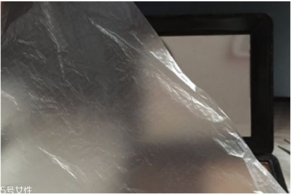 眼影碎了用爽膚水可以修復(fù)嗎 摔碎的眼影這樣修復(fù) 眼影碎了用爽膚水可以修復(fù)嗎 摔碎的眼影這樣修復(fù)