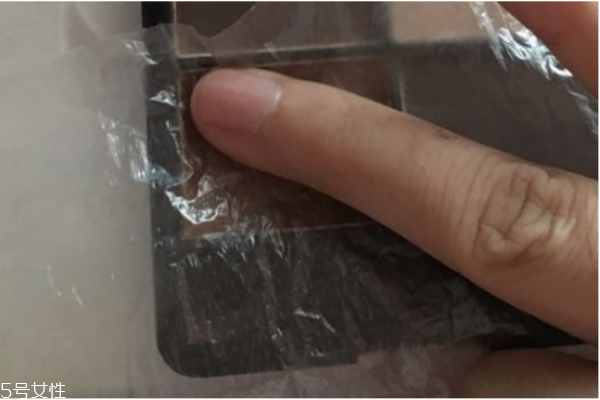 眼影碎了用爽膚水可以修復(fù)嗎 摔碎的眼影這樣修復(fù) 眼影碎了用爽膚水可以修復(fù)嗎 摔碎的眼影這樣修復(fù)