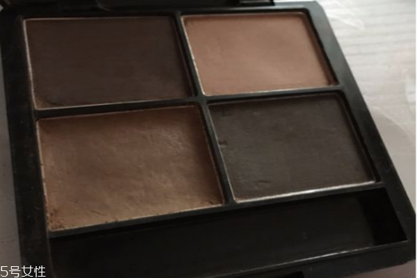 眼影碎了用爽膚水可以修復(fù)嗎 摔碎的眼影這樣修復(fù) 眼影碎了用爽膚水可以修復(fù)嗎 摔碎的眼影這樣修復(fù)