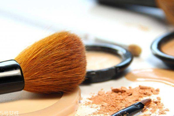 怎么樣才能使底妝服帖 5招讓底妝不再整個(gè)融掉