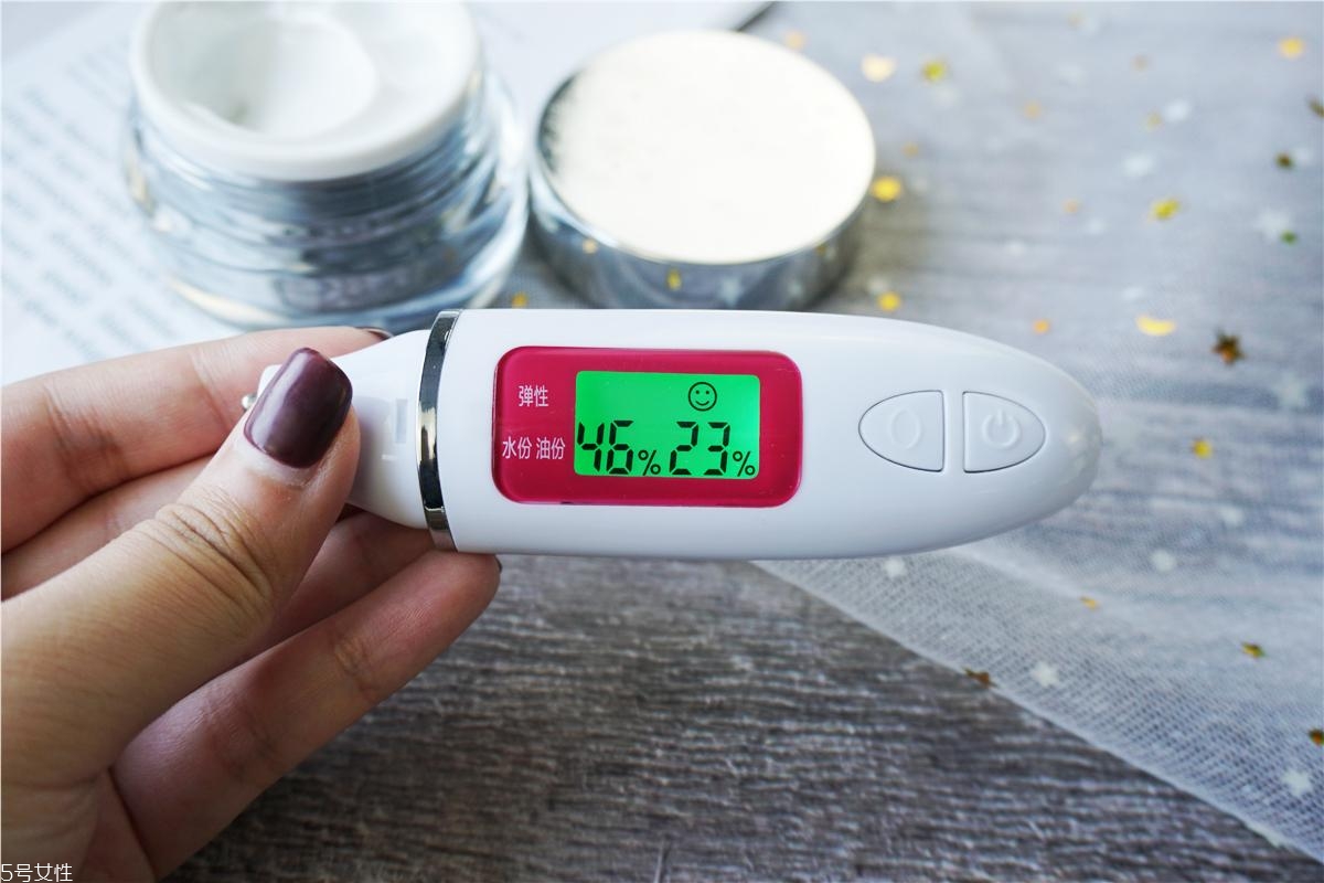 水密碼素顏霜哪個好 水潤版和遮瑕版對比評測 水密碼素顏霜哪個好 水潤版和遮瑕版對比評測
