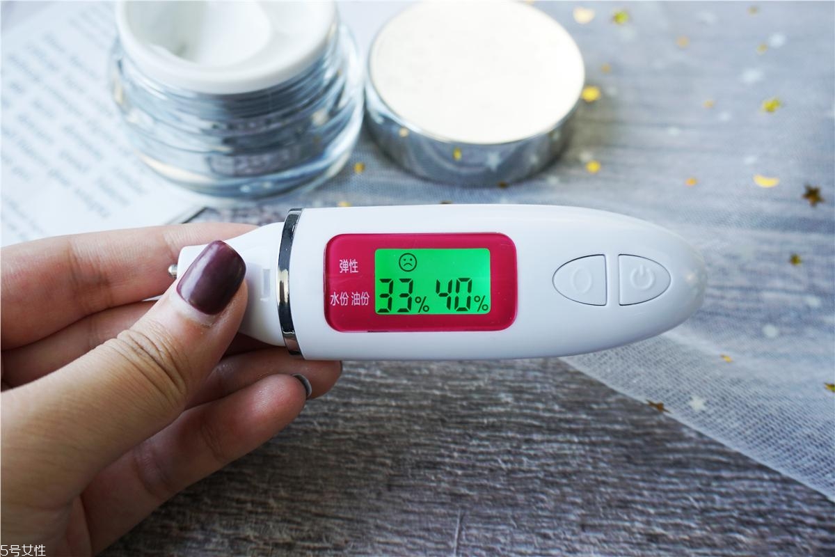 水密碼素顏霜哪個好 水潤版和遮瑕版對比評測 水密碼素顏霜哪個好 水潤版和遮瑕版對比評測