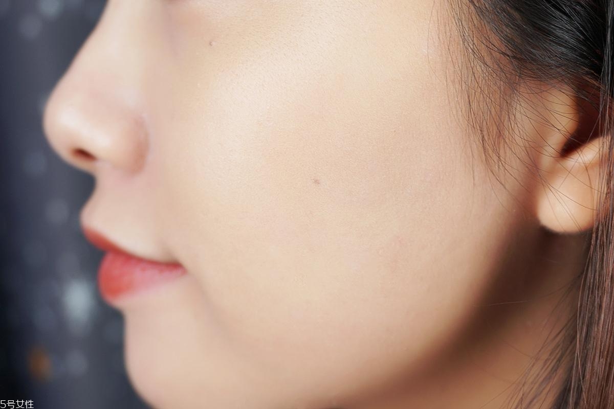 水密碼素顏霜哪個好 水潤版和遮瑕版對比評測 水密碼素顏霜哪個好 水潤版和遮瑕版對比評測