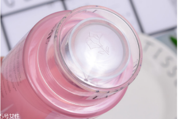 蘭蔻粉水含酒精嗎 蘭蔻粉水用了皮膚刺痛原因 蘭蔻粉水含酒精嗎 蘭蔻粉水用了皮膚刺痛原因