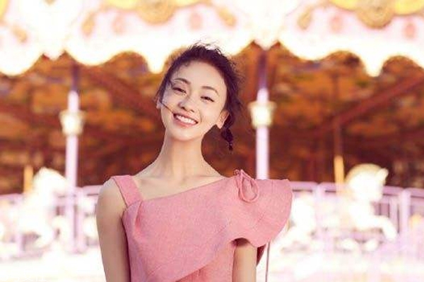 秋季皮膚好干怎么補水 三水法打造飽水透亮肌膚 秋季皮膚好干怎么補水 三水法打造飽水透亮肌膚