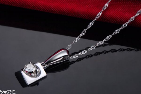 買鉆石項鏈要注意什么 這些都很重要 買鉆石項鏈要注意什么 這些都很重要