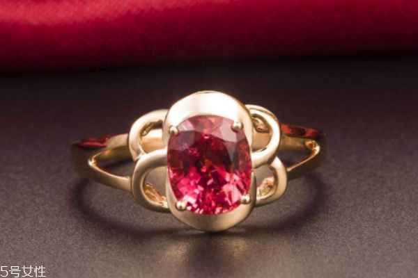 碧璽戒指可以沾水嗎 清水沒有影響 碧璽戒指可以沾水嗎 清水沒有影響