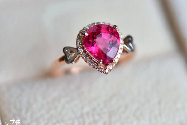 碧璽戒指的功效與作用 不僅顏值高 碧璽戒指的功效與作用 不僅顏值高