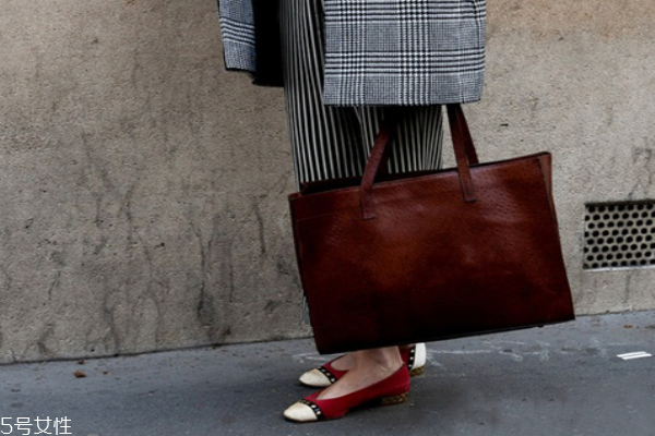 coach托特包多少錢 永不過時(shí)的經(jīng)典款