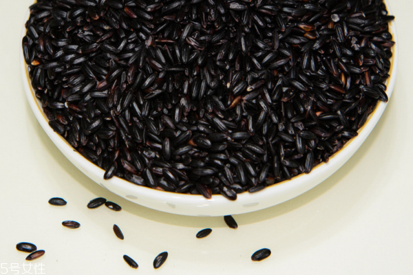 黑米是染色的嗎 染色黑米是假的 黑米是染色的嗎 染色黑米是假的