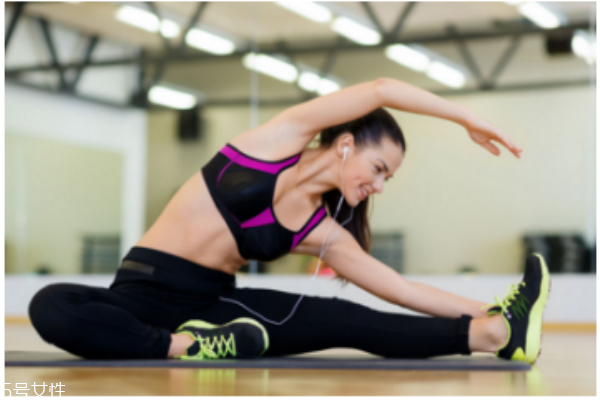 初學者瑜伽墊多厚合適 初學者選擇瑜伽墊注意事項 初學者瑜伽墊多厚合適 初學者選擇瑜伽墊注意事項