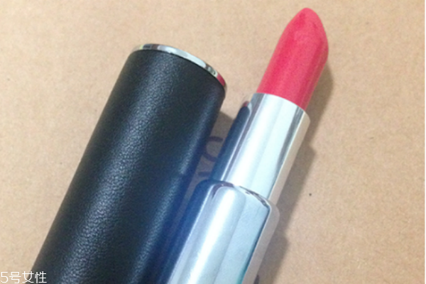 紀(jì)梵?？诩t301是什么顏色 紀(jì)梵?？诩t301試色