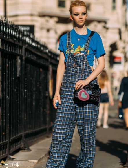 t恤配什么褲子好看 解鎖換季日常穿搭 t恤配什么褲子好看 解鎖換季日常穿搭