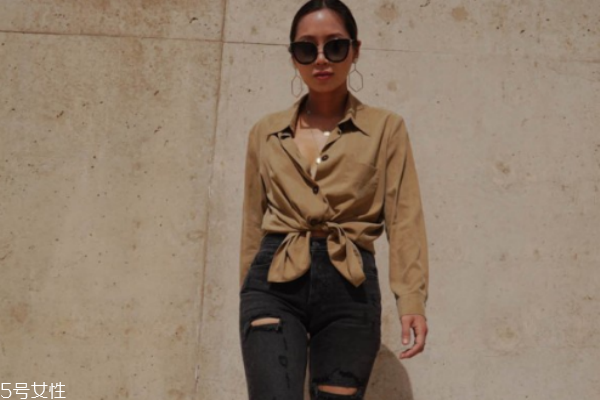 怎樣給衣服打結好看 時髦一大圈 怎樣給衣服打結好看 時髦一大圈