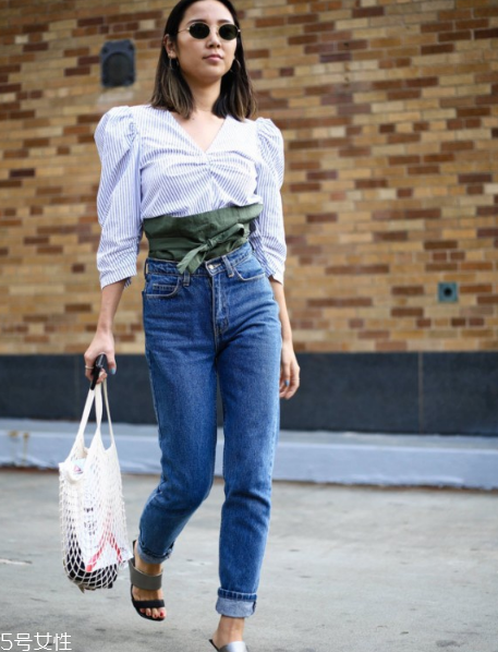 怎樣給衣服打結好看 時髦一大圈 怎樣給衣服打結好看 時髦一大圈