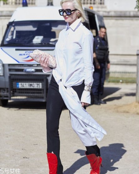 怎樣給衣服打結好看 時髦一大圈 怎樣給衣服打結好看 時髦一大圈