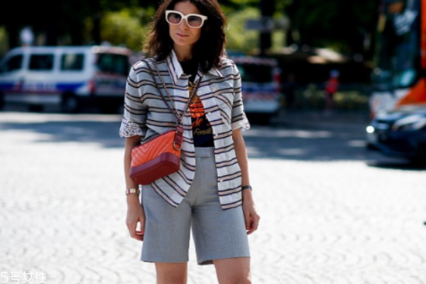 短袖襯衫搭配什么褲子 夏季時(shí)髦必備款 短袖襯衫搭配什么褲子 夏季時(shí)髦必備款