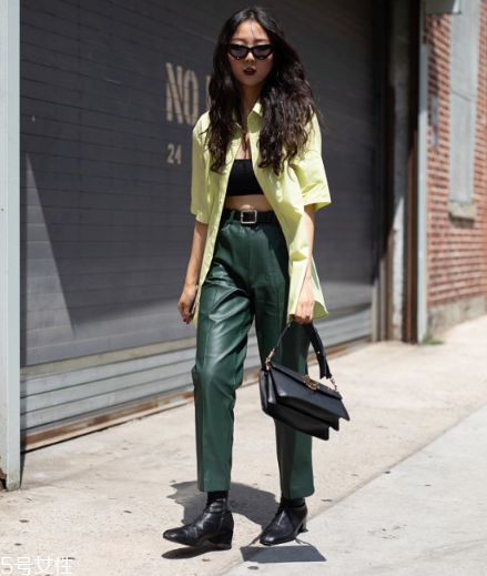 短袖襯衫搭配什么褲子 夏季時(shí)髦必備款 短袖襯衫搭配什么褲子 夏季時(shí)髦必備款