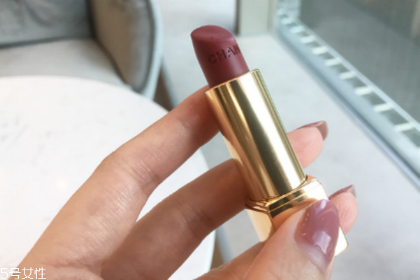 香奈兒絲絨58號(hào)口紅適合黃皮嗎 演繹秋冬復(fù)古風(fēng) 香奈兒絲絨58號(hào)口紅適合黃皮嗎 演繹秋冬復(fù)古風(fēng)