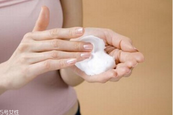 秋冬季感冒怎么護(hù)膚 秋冬季感冒怎么護(hù)膚