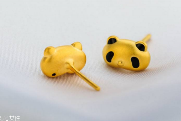 黃金耳釘什么牌子好 頂級(jí)品牌推薦 黃金耳釘什么牌子好 頂級(jí)品牌推薦