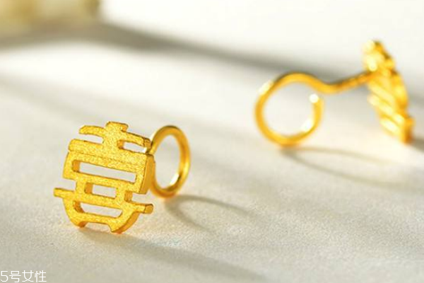 黃金耳釘什么牌子好 頂級(jí)品牌推薦 黃金耳釘什么牌子好 頂級(jí)品牌推薦