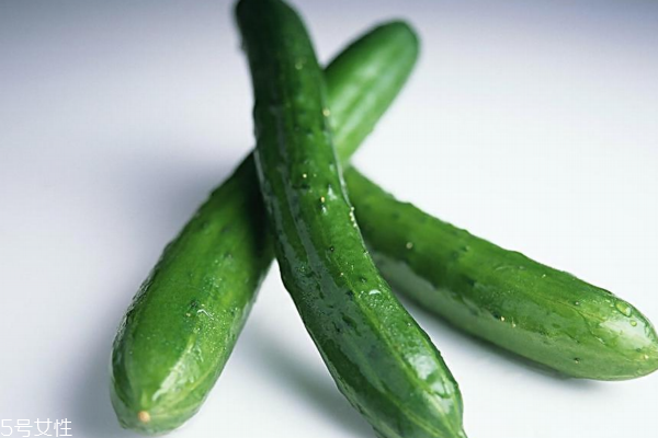 黃瓜可以去眼袋嗎 看是什么類型 黃瓜可以去眼袋嗎 看是什么類型