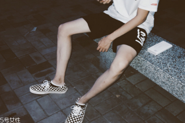 vans黑白格真假鑒定 潮人必備搭配單品 vans黑白格真假鑒定 潮人必備搭配單品