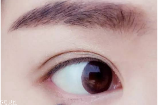 如何簡單化淡妝 最簡單的上班族淡妝畫法 如何簡單化淡妝 最簡單的上班族淡妝畫法