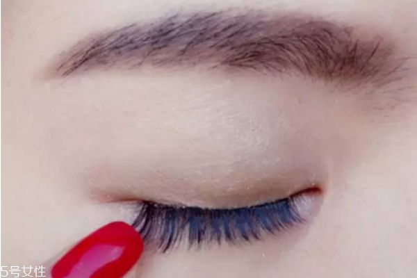 如何簡單化淡妝 最簡單的上班族淡妝畫法 如何簡單化淡妝 最簡單的上班族淡妝畫法