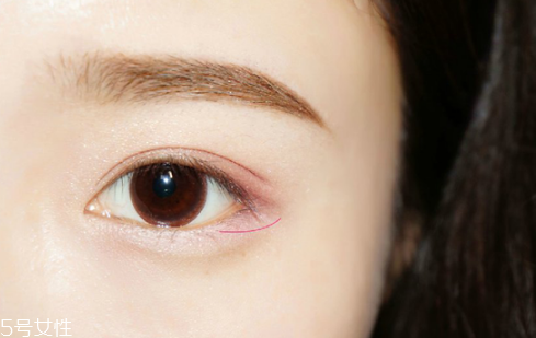 如何簡單化淡妝 最簡單的上班族淡妝畫法 如何簡單化淡妝 最簡單的上班族淡妝畫法